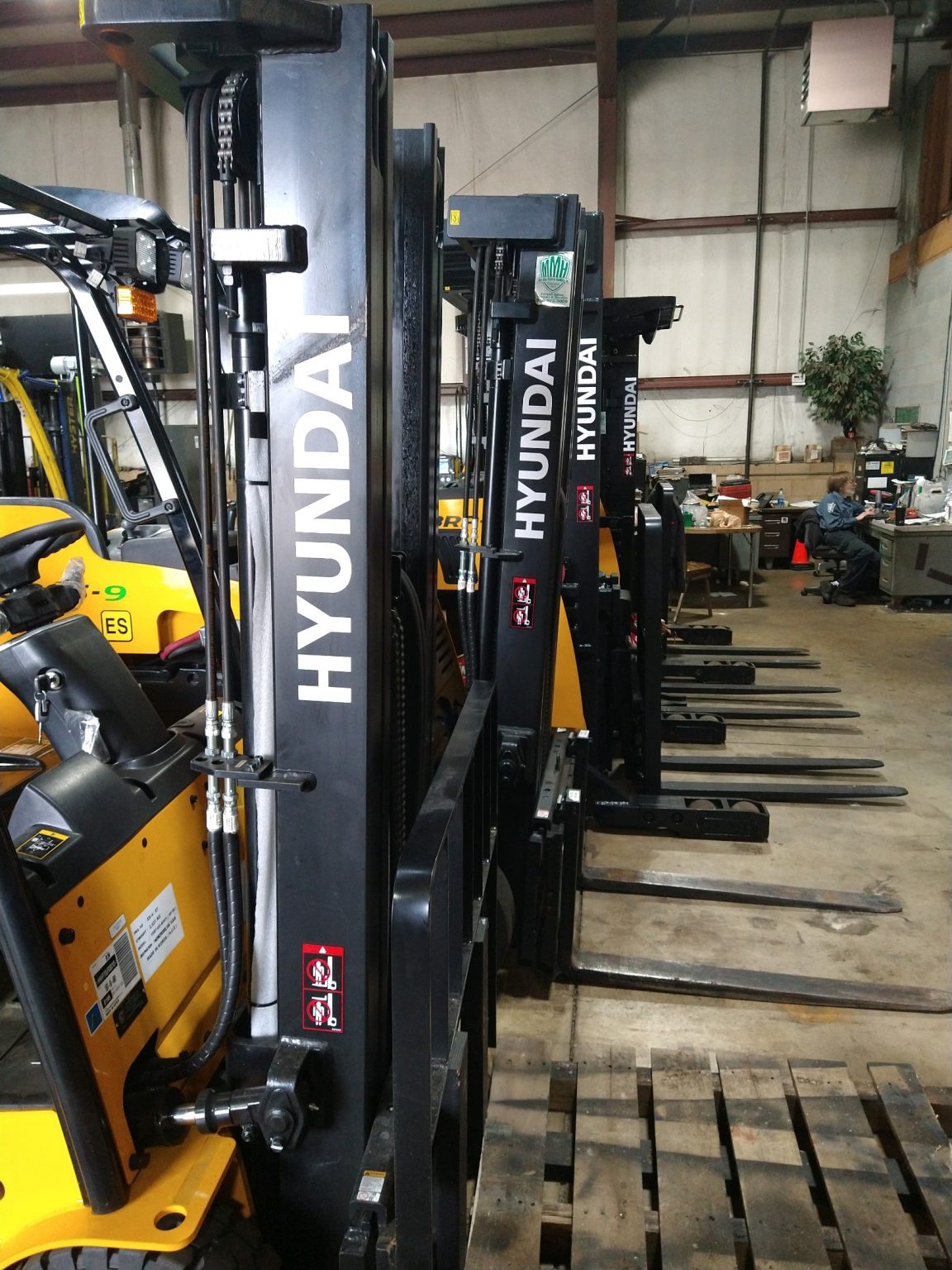 Why Rent in Akron, OH MidOhio Material Handling, Inc